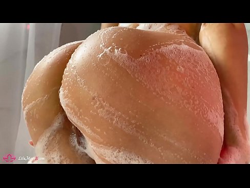 ❤️ Brunetka masturbuje kundičku s vibrátorom až do intenzívneho orgazmu v sprche ❤ Porno vk na porno sk.fuckmymac.ru ❌️❤
